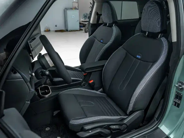 MINI Hatch — Фото автомобиля 21