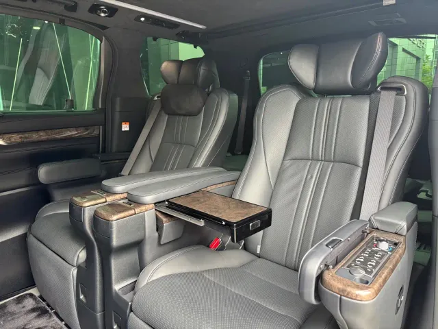 Toyota Alphard — Фото автомобиля 5