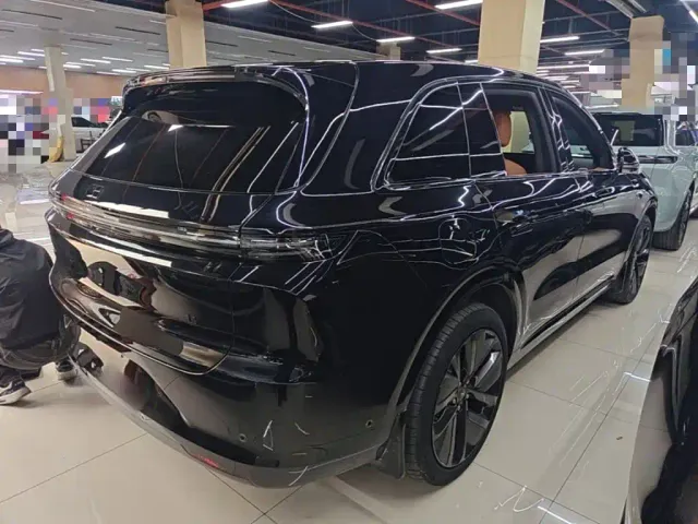 Li Auto L6 — Фото автомобиля 6