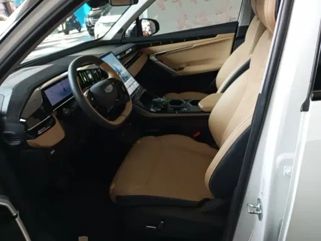 Geely Boyue L — Фото автомобиля 14