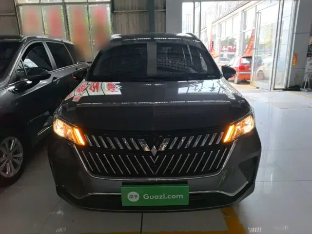 Wuling Jiachen — Фото автомобиля 2