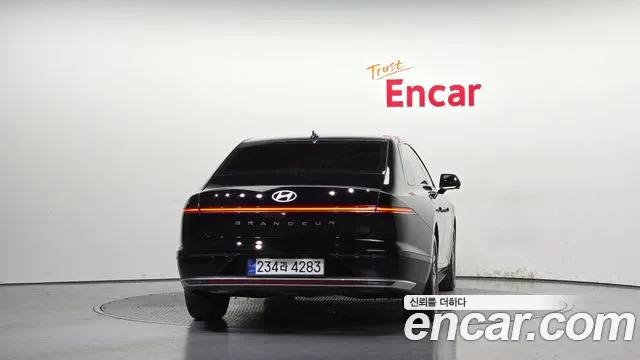 Hyundai Grandeur Grandeur (GN7) 2.5 Бензин 2WD — Фото автомобиля 4