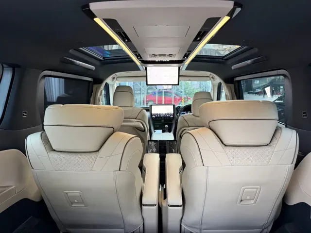 Toyota Alphard — Фото автомобиля 18