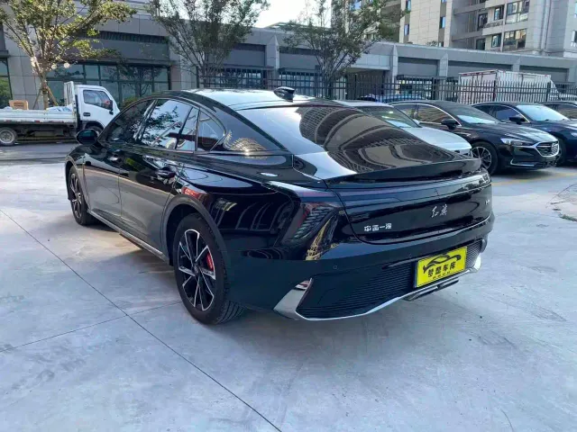 Hongqi H6 — Фото автомобиля 4