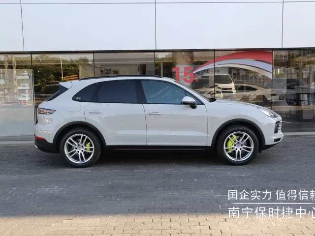 Porsche Cayenne — Фото автомобиля 6