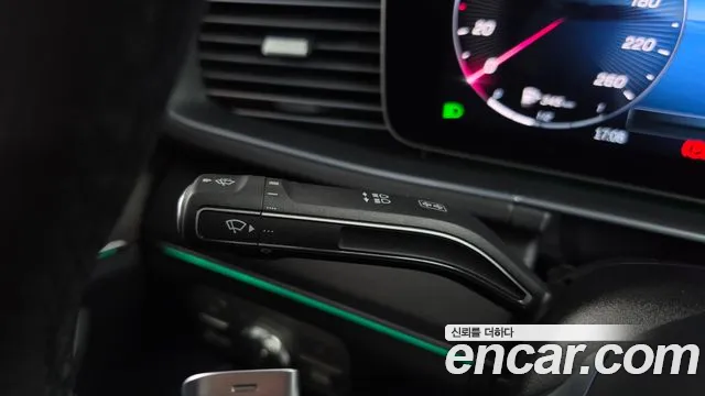 Mercedes-Benz GLE-Class — Фото автомобиля 27