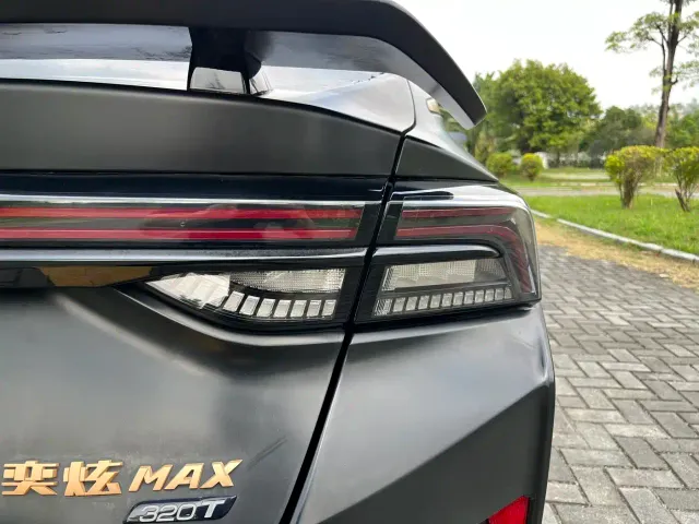 Dongfeng Yixuan MAX — Фото автомобиля 9