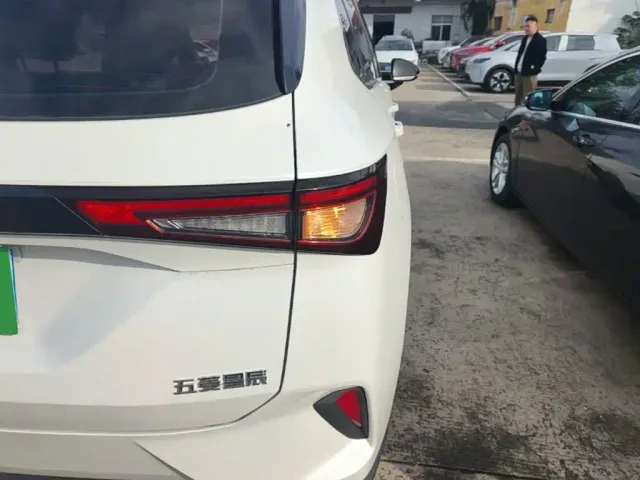 Wuling Asta — Фото автомобиля 7