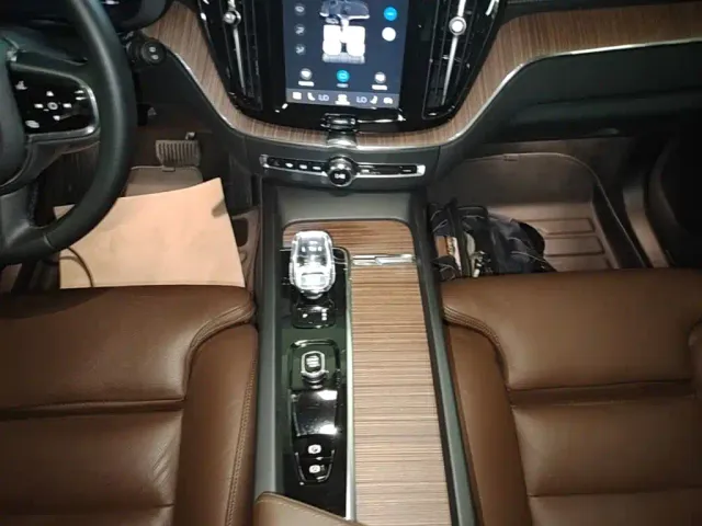Volvo XC60 — Фото автомобиля 13