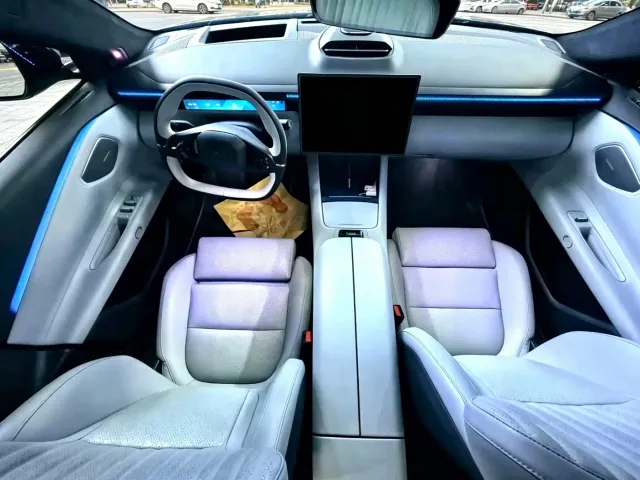 Lynk & Co Z10 — Фото автомобиля 4