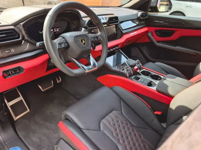 Lamborghini Urus — Фото автомобиля 6