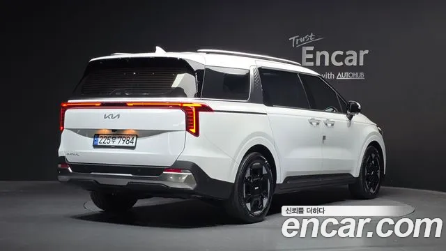 Фотография автомобиля — Kia Carnival Generation 4