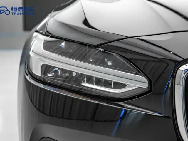 Volvo S90 — Фото автомобиля 5