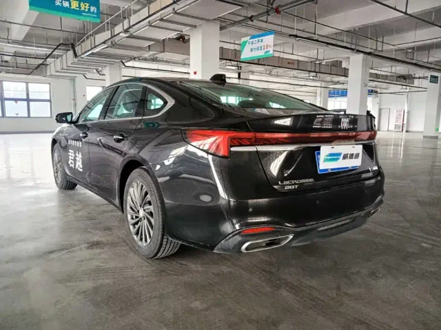 Buick LaCrosse — Фото автомобиля 4