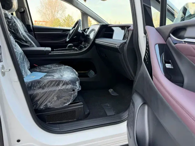 GAC Trumpchi M8 — Фото автомобиля 10