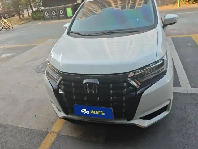 Honda Elysion — Фото автомобиля 2