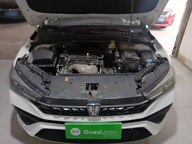 Roewe i5 — Фото автомобиля 19