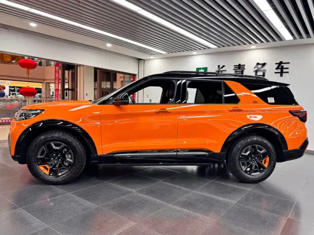Ford Explorer — Фото автомобиля 3
