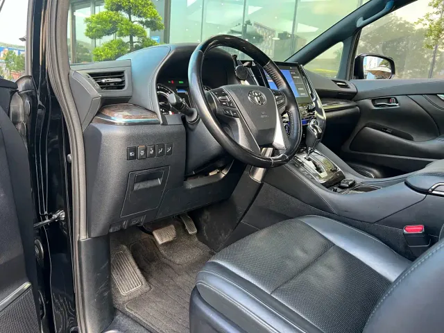 Toyota Alphard — Фото автомобиля 2