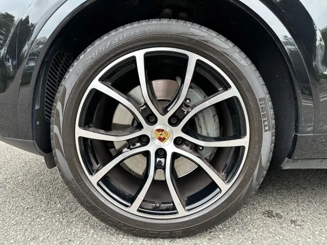Porsche Cayenne — Фото автомобиля 15