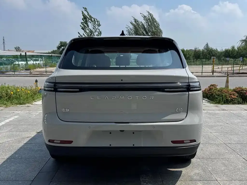 Leapmotor Leapmotor C10 2026 605 LiDAR Edition — Фото автомобиля 5