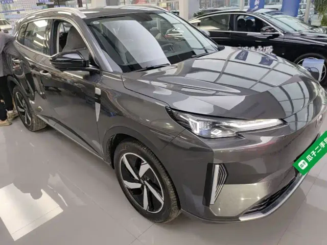 Changan Qiyuan Q05 — Фото автомобиля 3