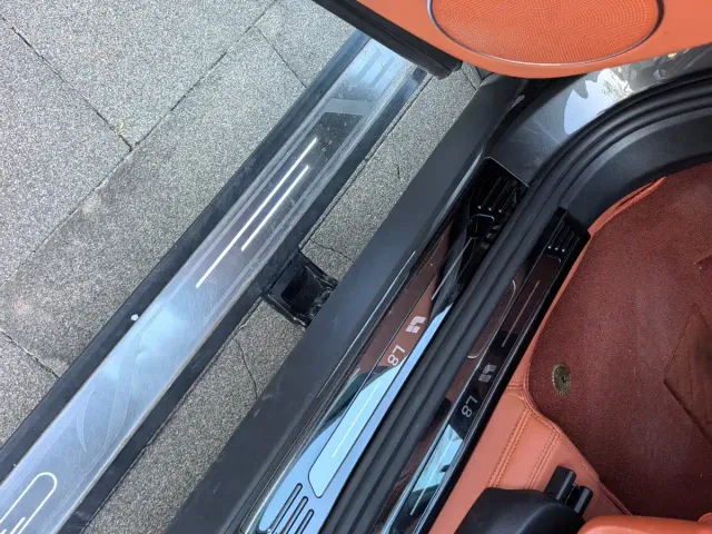 Li Auto L8 — Фото автомобиля 11