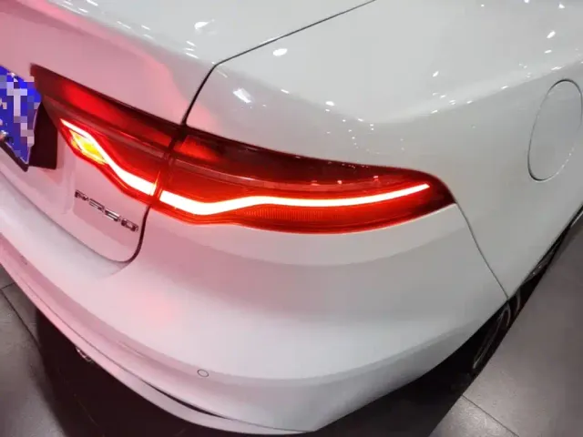Jaguar XEL — Фото автомобиля 7