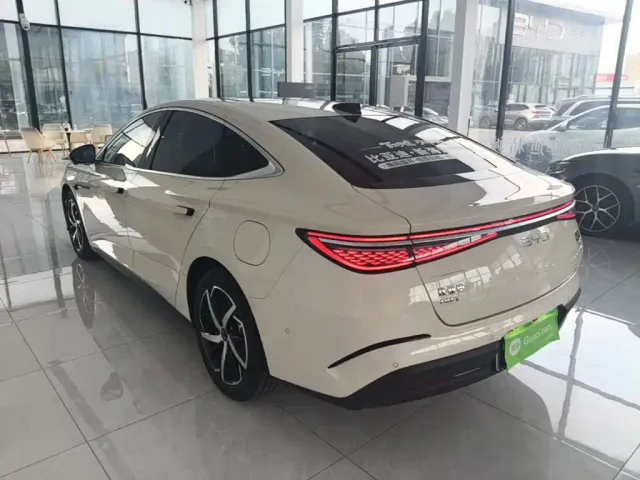 BYD Seal 07 DM-i — Фото автомобиля 4