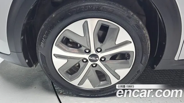 Kia Niro — Фото автомобиля 5