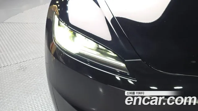 Tesla Model 3 — Фото автомобиля 20