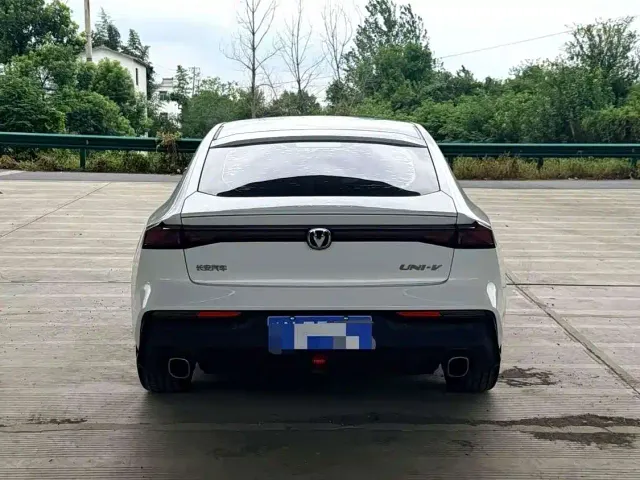 Changan UNI-V — Фото автомобиля 7