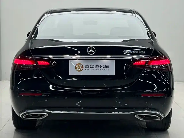Mercedes-Benz E-Class — Фото автомобиля 4