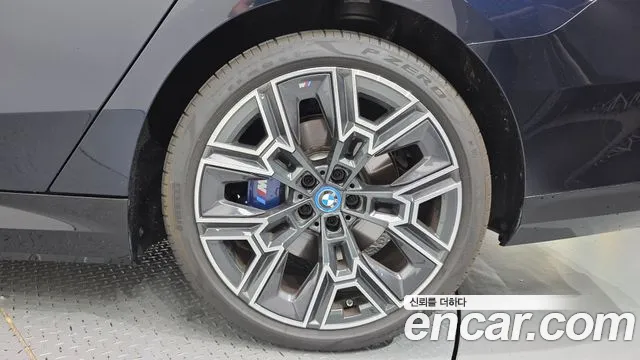 BMW 5-Series 5 серия (G60) — Фото автомобиля 14