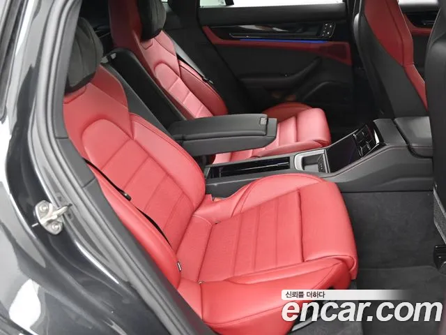 Porsche Panamera — Фото автомобиля 12
