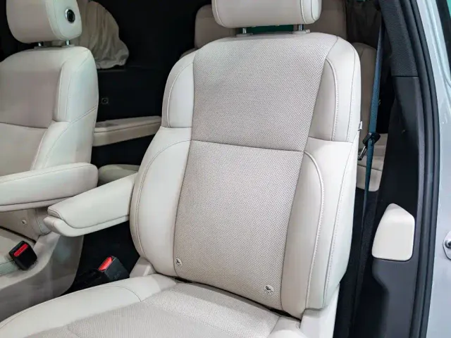 Li Auto L9 — Фото автомобиля 11