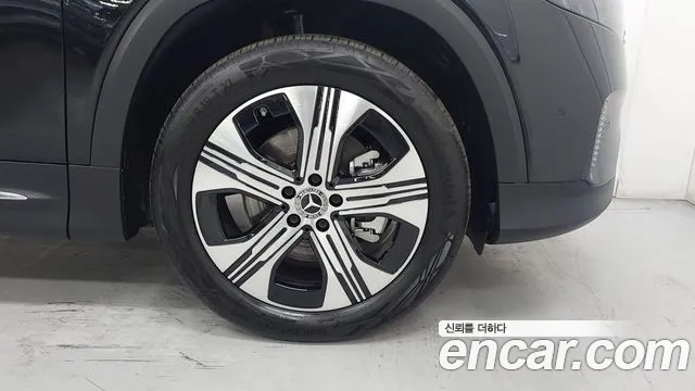 Mercedes-Benz EQB — Фото автомобиля 5