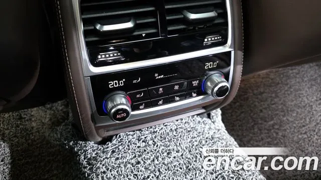 BMW 7-Series — Фото автомобиля 18