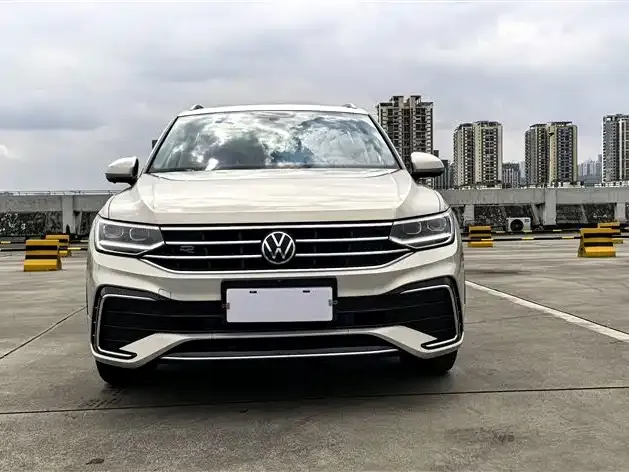 Volkswagen Tiguan L — Фото автомобиля 5