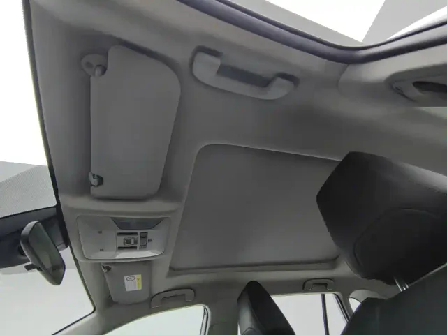 Toyota RAV4 — Фото автомобиля 14