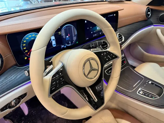 Mercedes-Benz E-Class — Фото автомобиля 6