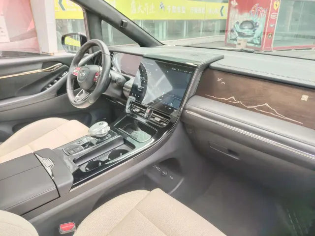 GAC Trumpchi M8 — Фото автомобиля 6