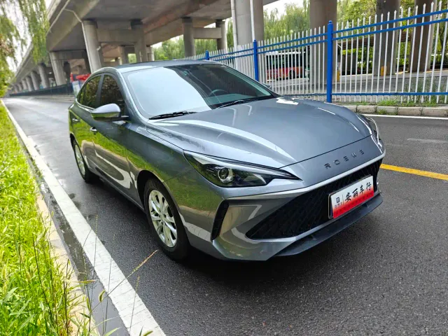 Roewe i5 — Фото автомобиля 3