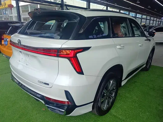 Changan CS75 Plus — Фото автомобиля 6