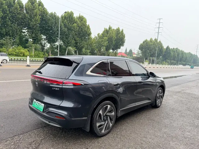 Buick Zhijing E7 — Фото автомобиля 5