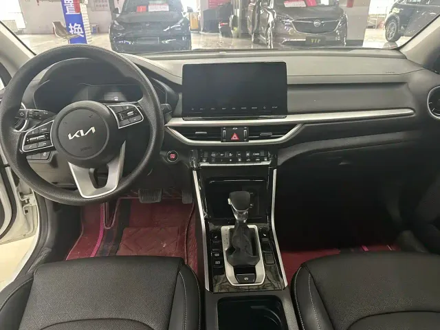 Kia K3 — Фото автомобиля 5