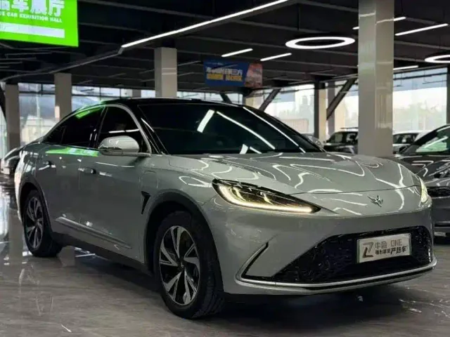 Arcfox Alpha S — Фото автомобиля 2
