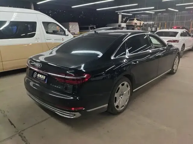 Audi A8 — Фото автомобиля 2