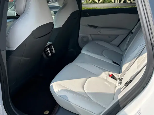 Arcfox Alpha S5 — Фото автомобиля 7