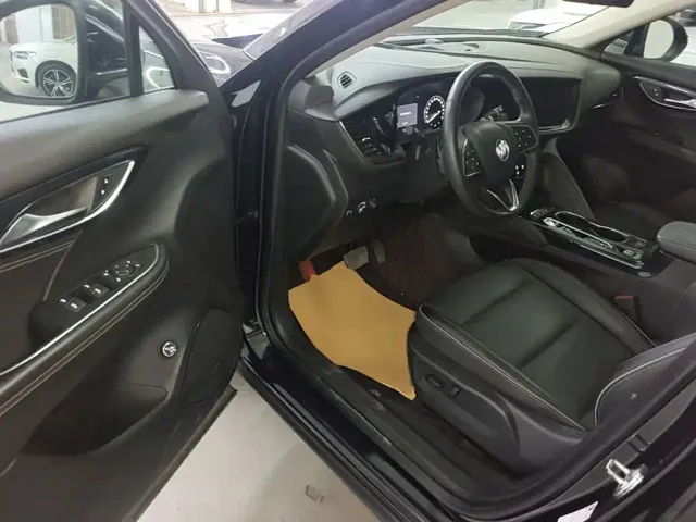 Buick Envision Plus — Фото автомобиля 15